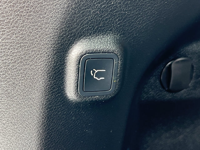 Used 2020 Jeep Cherokee High Altitude AWD/4WD image 39