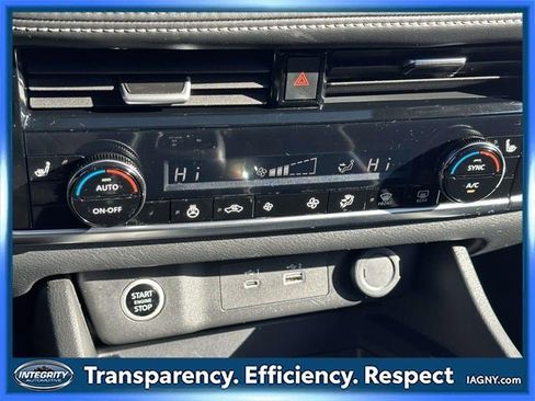 Certified 2022 Nissan Rogue SV w/ SV Premium Package image 27