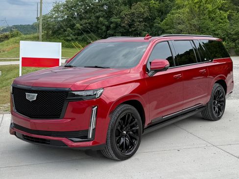 Used 2022 Cadillac Escalade ESV Sport w/ Touring Package AWD/4WD image 2