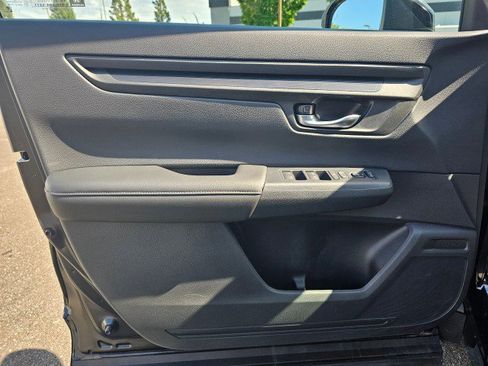 Used 2025 Honda CR-V EX image 25