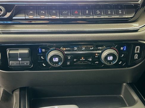 Used 2025 Chevrolet Silverado 1500 ZR2 w/ Technology Package image 16