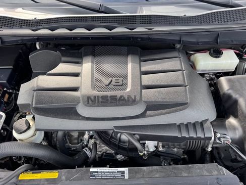 Used 2022 Nissan Titan PRO-4X w/ Pro-4x Convenience Package AWD/4WD image 39