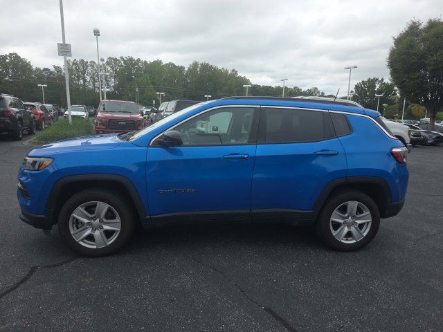 Used 2022 Jeep Compass Latitude w/ Convenience Group AWD/4WD image 5