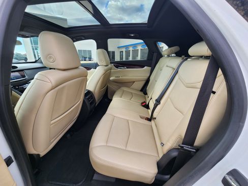 Used 2018 Cadillac XT5 Luxury image 16