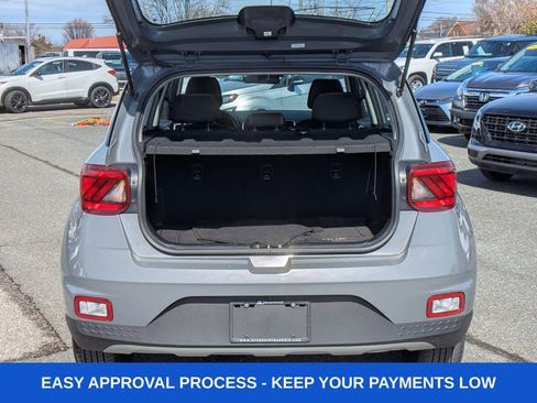 Used 2022 Hyundai Venue SEL w/ Cargo Package image 7