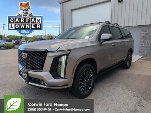 Used 2025 Cadillac Escalade ESV Sport Platinum w/ LPO, Floor Liner Package AWD/4WD image 7