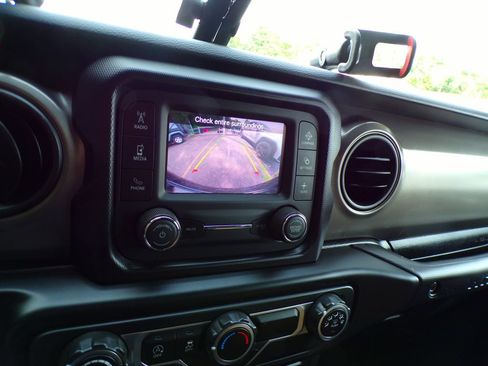 Used 2021 Jeep Wrangler Sport AWD/4WD image 24