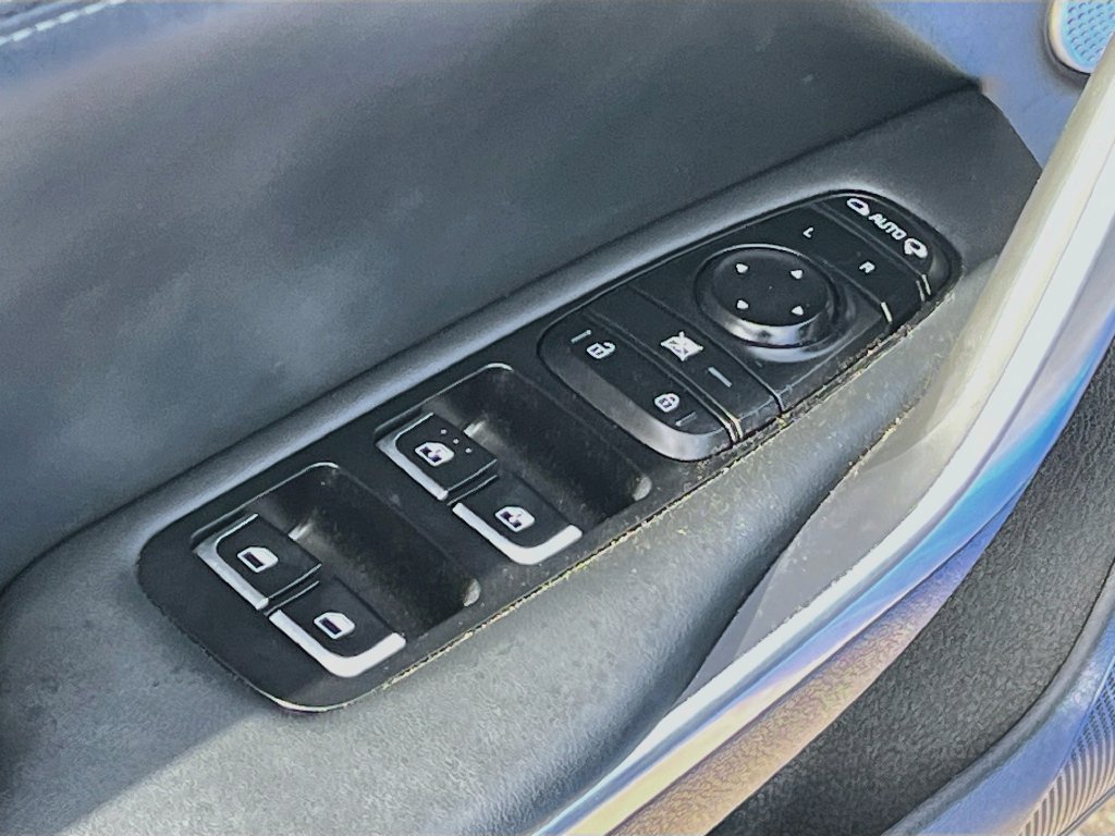 Used 2019 Kia Stinger GT2 AWD/4WD image 18