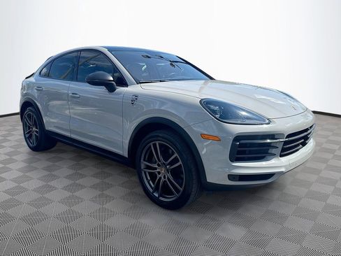 Used 2023 Porsche Cayenne Platinum Edition image 4