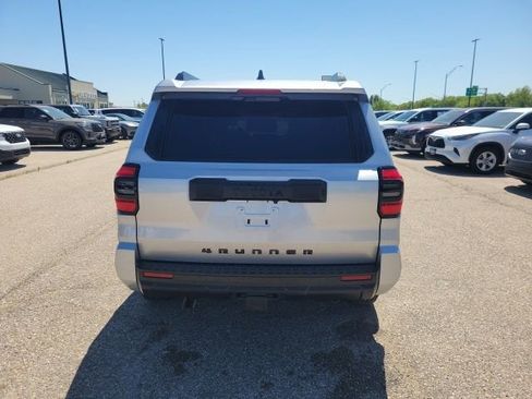Used 2025 Toyota 4Runner SR5 image 22