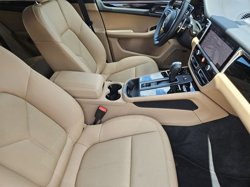Certified 2026 Porsche Macan AWD/4WD image 15