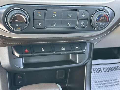 Certified 2018 GMC Canyon SLE w/ SLE Convenience Package AWD/4WD image 32