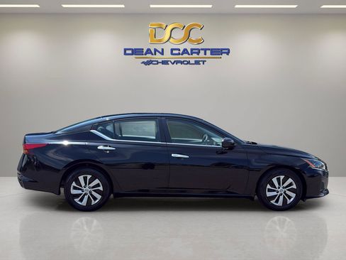 Used 2023 Nissan Altima 2.5 S FWD image 6