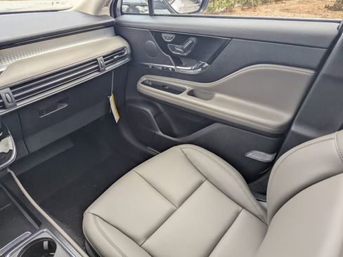 New 2026 Lincoln Corsair Premiere image 14