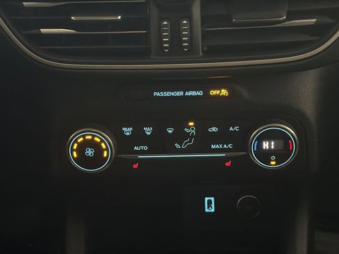 Used 2020 Ford Escape SE image 20