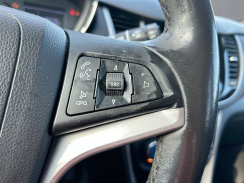 Used 2019 Chevrolet Trax LT w/ LT Convenience Package FWD image 15