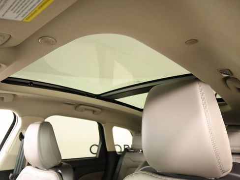 New 2026 Lincoln Corsair Premiere image 16