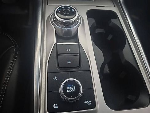 Used 2021 Ford Explorer XLT w/ Equipment Group 202A AWD/4WD image 23