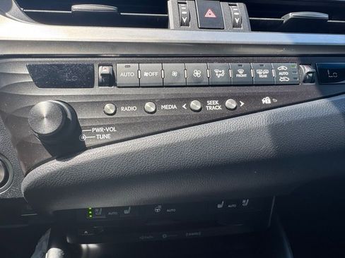 Used 2019 Lexus ES 350 F Sport w/ Accessory Package 2 FWD image 17