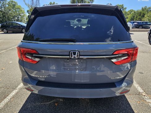 Used 2024 Honda Odyssey Elite image 4