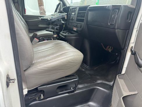 Used 2008 Chevrolet Express 3500 image 15