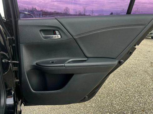 Used 2015 Honda Accord EX-L image 11