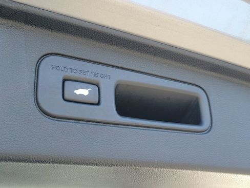 Used 2023 Honda Pilot Touring image 12