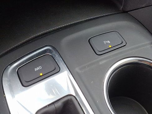 Used 2023 Chevrolet Equinox LT image 23