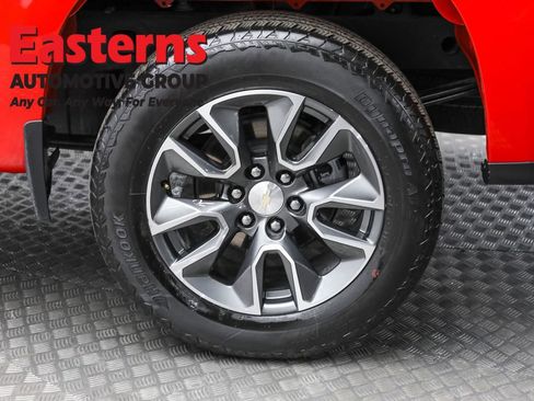 Used 2023 Chevrolet Silverado 1500 LT AWD/4WD image 8