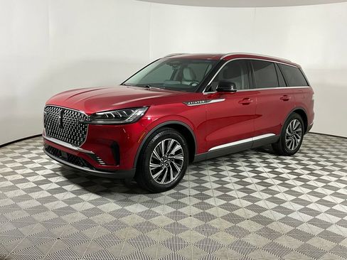 Used 2025 Lincoln Aviator 2WD image 1