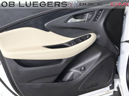 Used 2018 Buick Envision Essence image 6