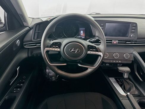 Used 2022 Hyundai Elantra SE FWD image 27