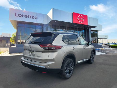 New 2025 Nissan Rogue Platinum w/ Platinum Premium Package image 3