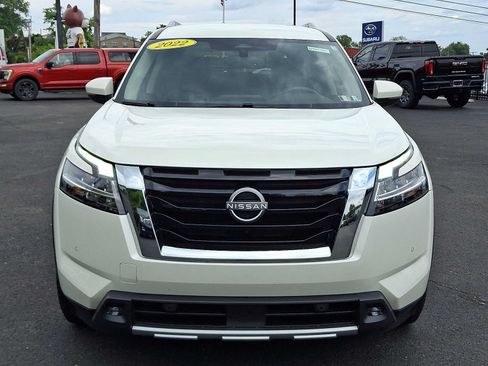 Used 2022 Nissan Pathfinder SL AWD/4WD image 2