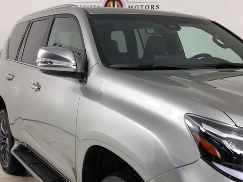 Used 2023 Lexus GX 460 Premium w/ Accessory Package AWD/4WD image 39