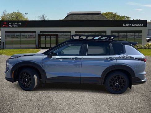 New 2026 Mitsubishi Outlander AWD image 2
