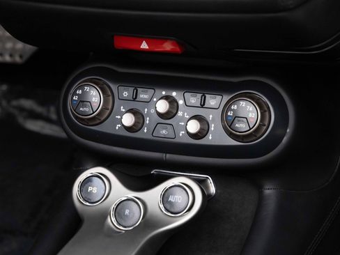 Used 2010 Ferrari California RWD image 20
