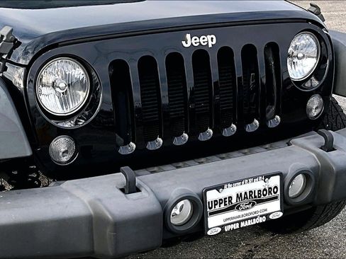 Used 2018 Jeep Wrangler Unlimited Sport w/ Connectivity Group image 28