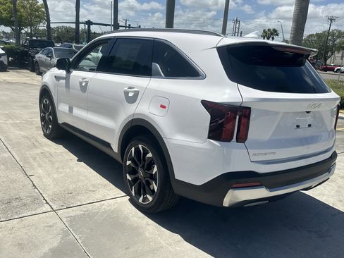 New 2026 Kia Sorento SX FWD image 8