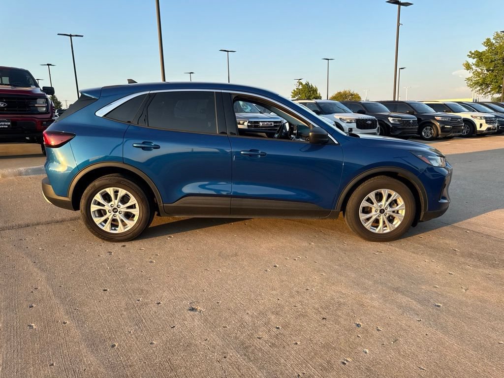 Used 2023 Ford Escape Active FWD image 2