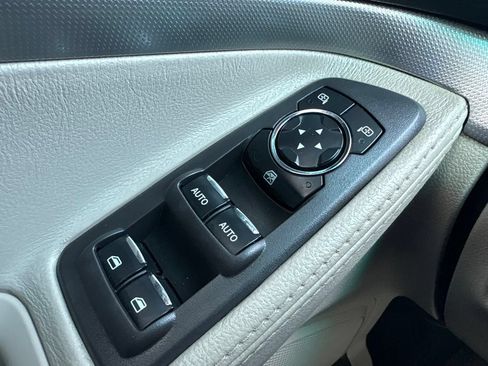 Used 2014 Ford Explorer XLT w/ Equipment Group 202A FWD image 6
