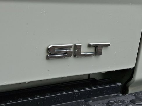 Certified 2018 GMC Sierra 1500 SLT AWD/4WD image 32