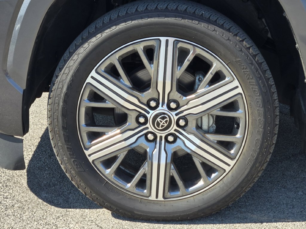Used 2024 Toyota Sequoia Capstone AWD/4WD image 12
