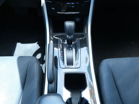 Used 2017 Honda Accord EX image 27