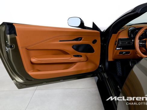Used 2026 Aston Martin V8 Vantage S RWD image 11