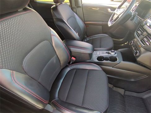 Used 2025 Ford Escape ST-Line w/ Equipment Group 301A image 34