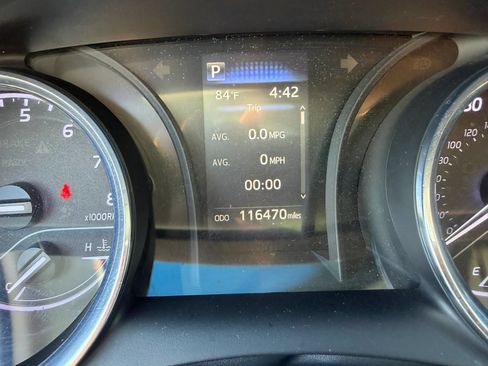 Used 2019 Toyota Camry SE w/ Carpet Mat Package FWD image 17