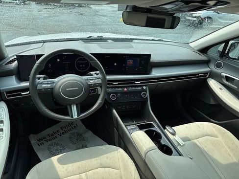 Used 2025 Hyundai Sonata SEL FWD image 31