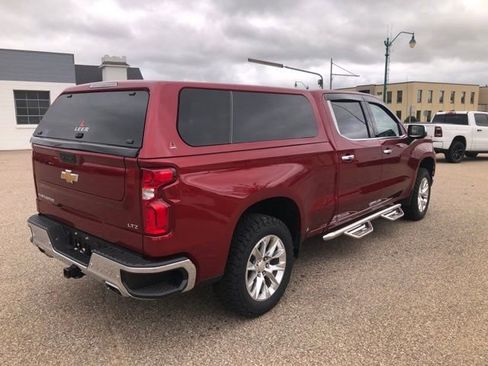 Used 2021 Chevrolet Silverado 1500 LTZ AWD/4WD image 3