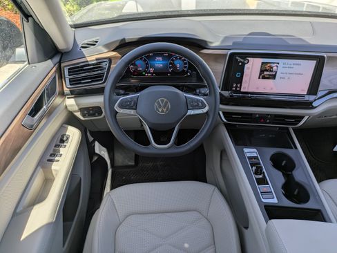 New 2026 Volkswagen Atlas SE FWD image 17